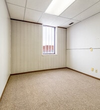 116-118 8 St S, Lethbridge, AB for lease Interior Photo- Image 2 of 5
