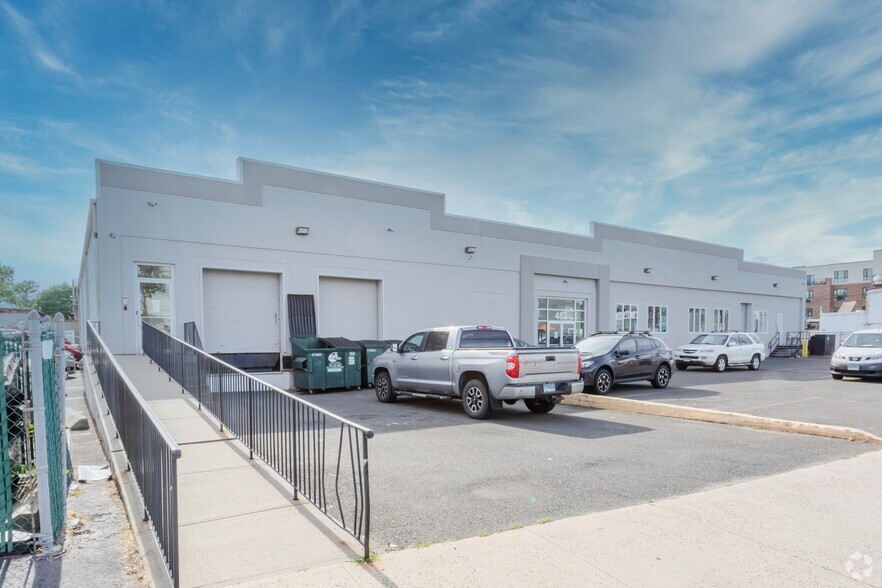 482 Glenbrook Rd, Stamford, CT for lease - Building Photo - Image 1 of 30