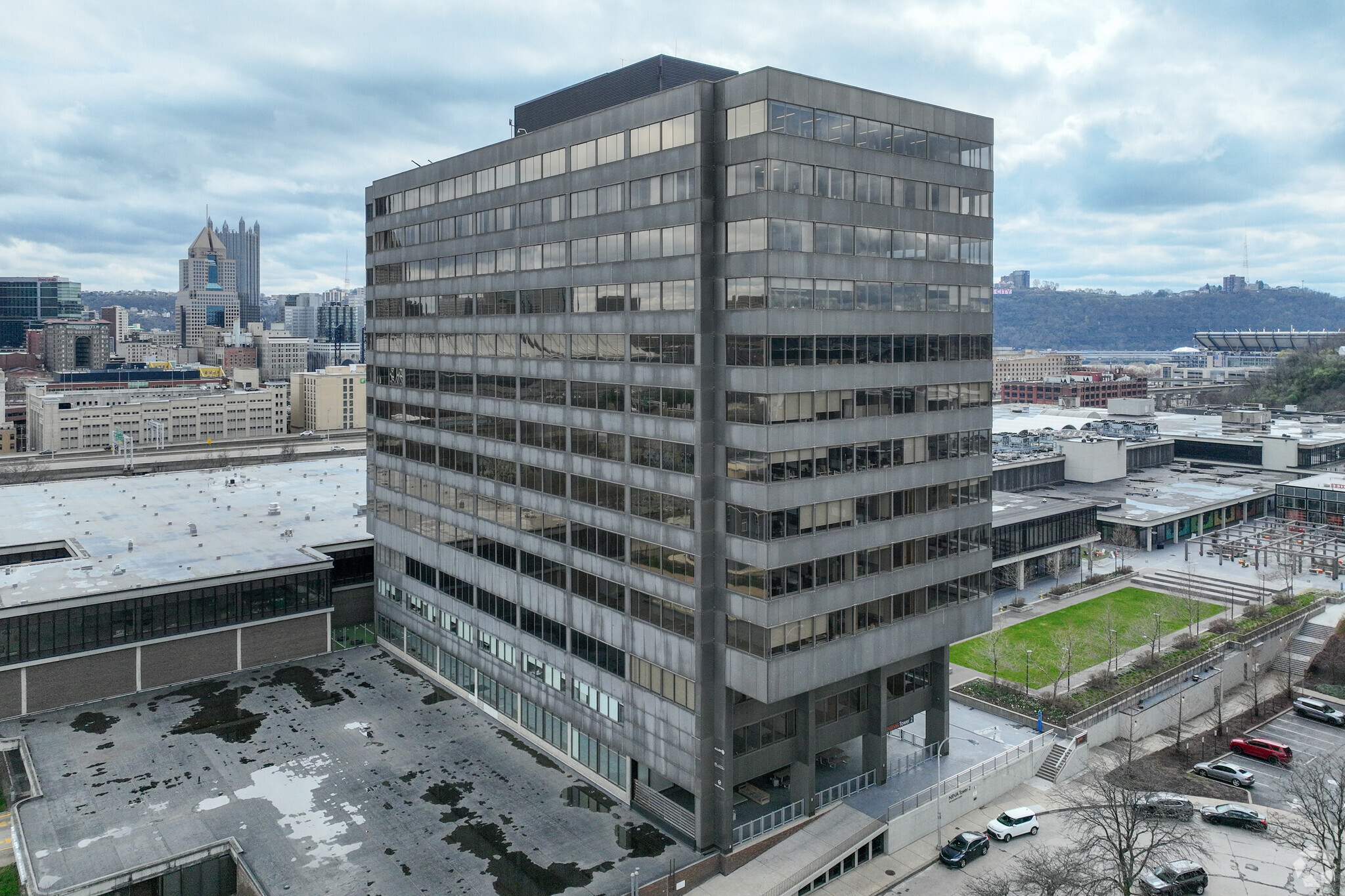 2 Allegheny Ctr E, Pittsburgh, PA for lease Building Photo- Image 1 of 7