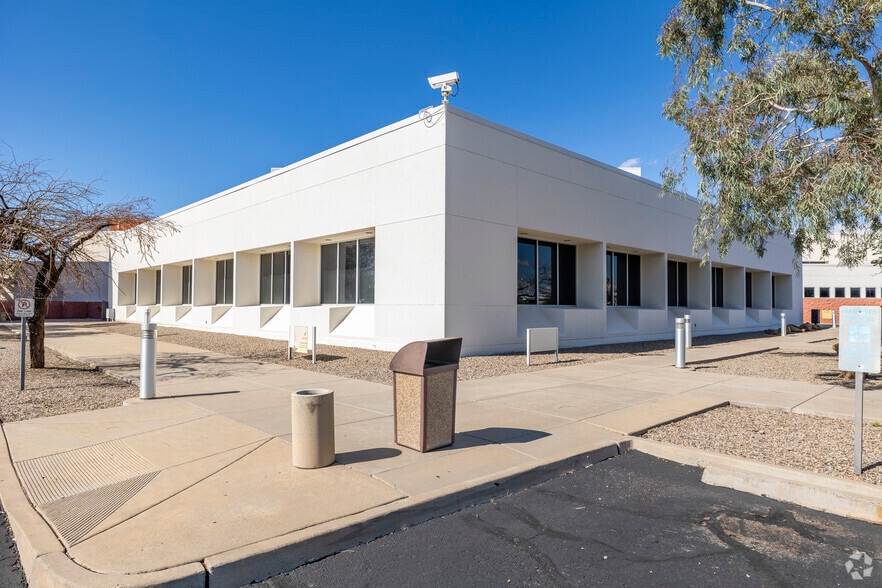 22600 N 19th Ave, Phoenix, AZ for lease - Building Photo - Image 2 of 12