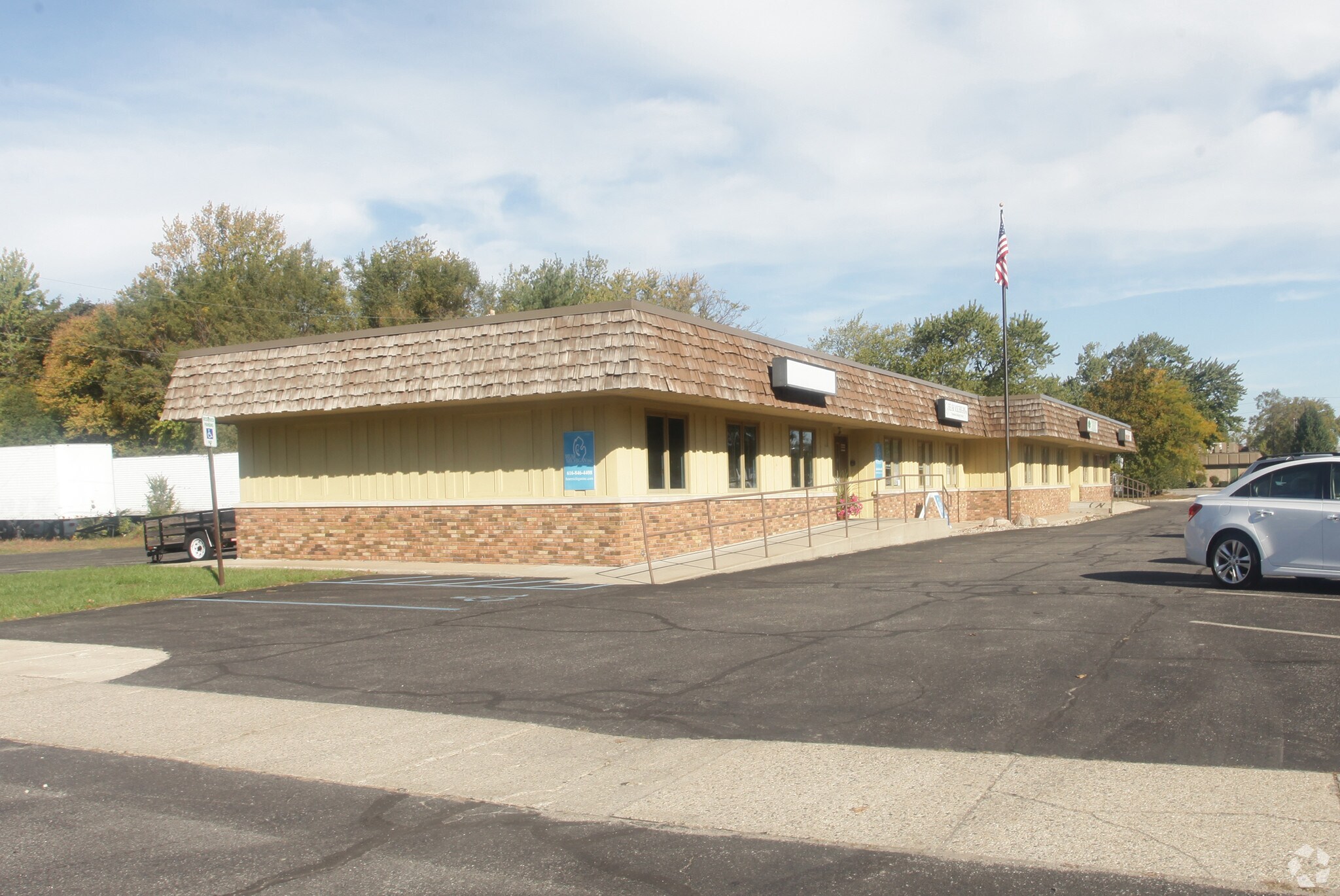 601 S Beacon Blvd, Grand Haven, MI for sale Primary Photo- Image 1 of 1