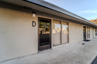 1548 Poole Blvd, Yuba City, CA for lease Building Photo- Image 2 of 11