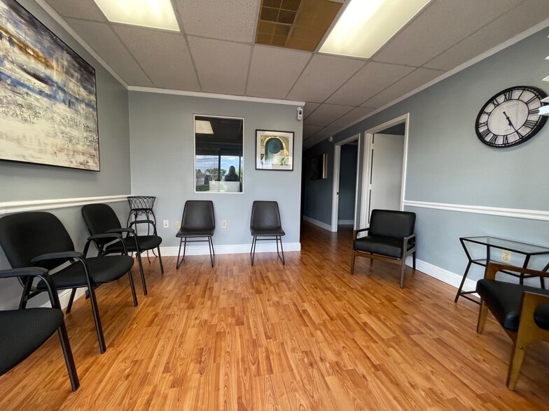 4917 Ehrlich Rd, Tampa, FL for lease - Building Photo - Image 3 of 6