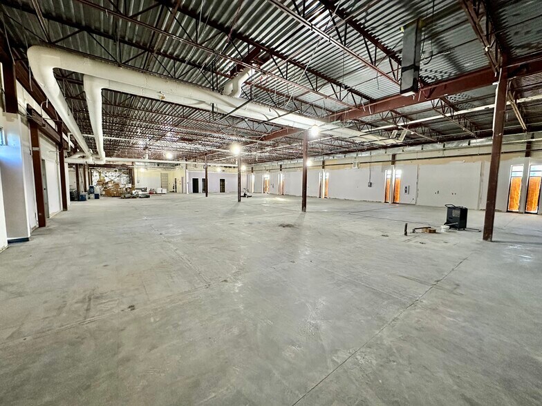 9727 E Shannon Woods St, Wichita, KS for lease - Building Photo - Image 3 of 9