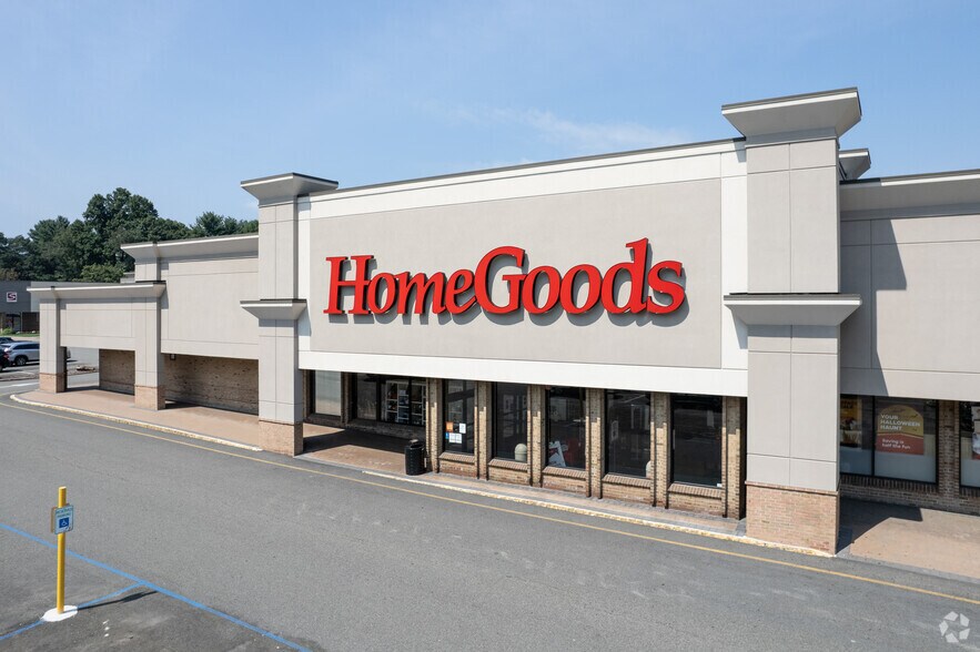 100 US Highway 46, Budd Lake, NJ 07828 Village Green Shopping Center