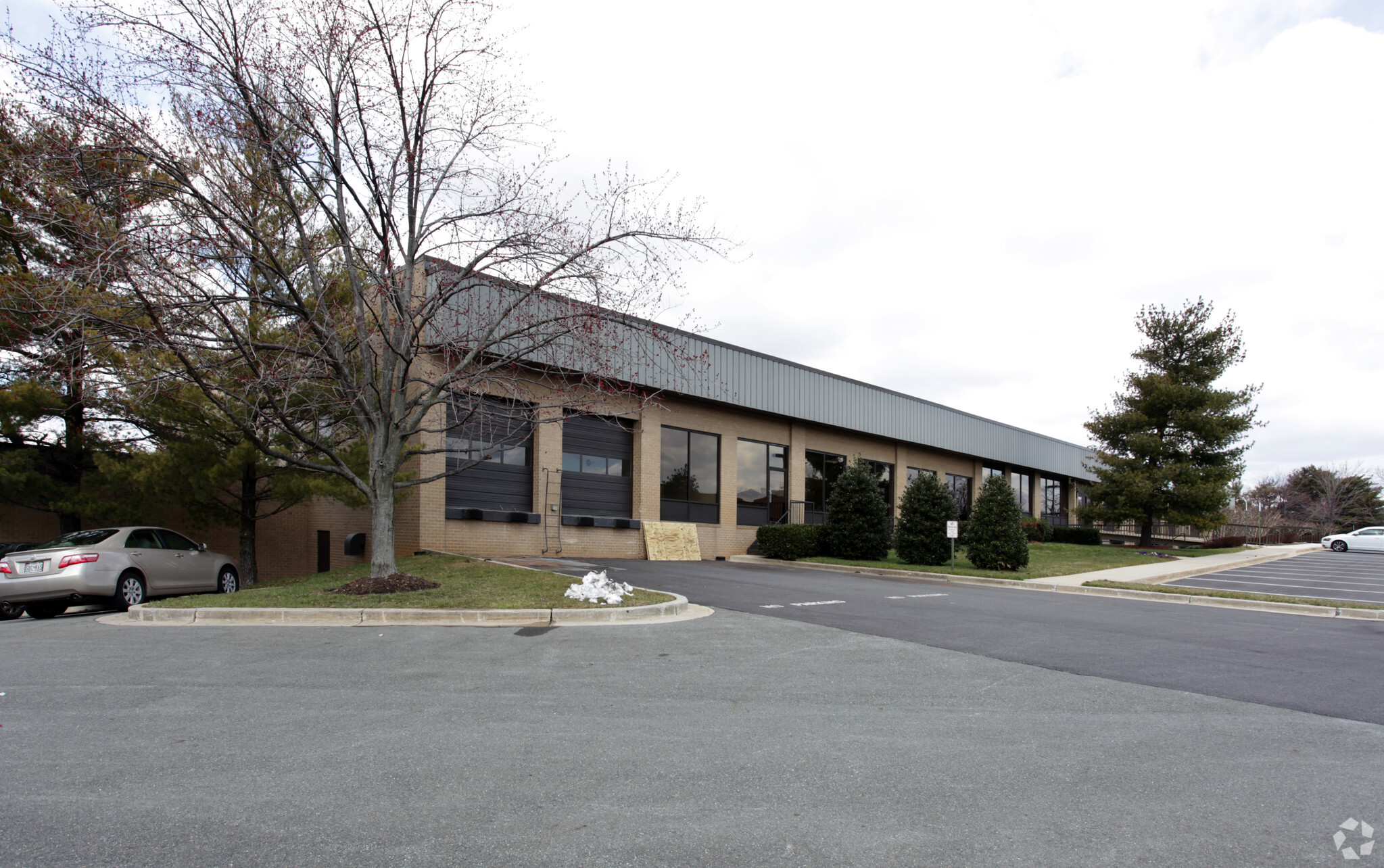 9234-9298 Gaither Rd, Gaithersburg, MD for lease Primary Photo- Image 1 of 9