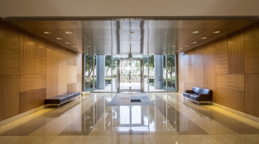 201 Redwood Shores Pky, Redwood City, CA for lease - Lobby - Image 3 of 6