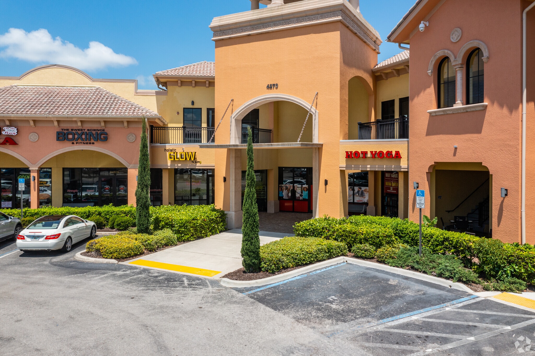 4270 Tamiami Trl E, Naples, FL for lease Building Photo- Image 1 of 6