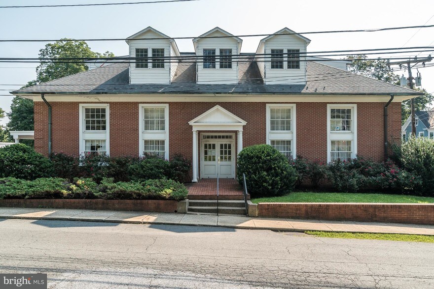 21 Main St, Round Hill, VA for sale - Building Photo - Image 1 of 1