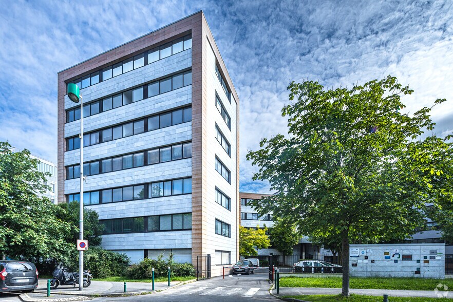 Office in Noisy-le-Grand for sale - Building Photo - Image 2 of 2