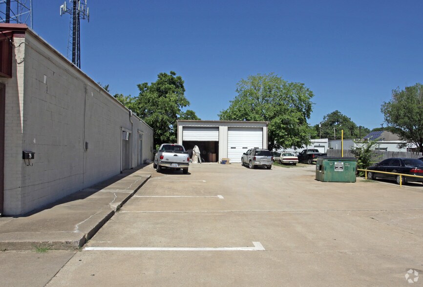 804 S Locust St, Denton, TX for sale - Building Photo - Image 3 of 8