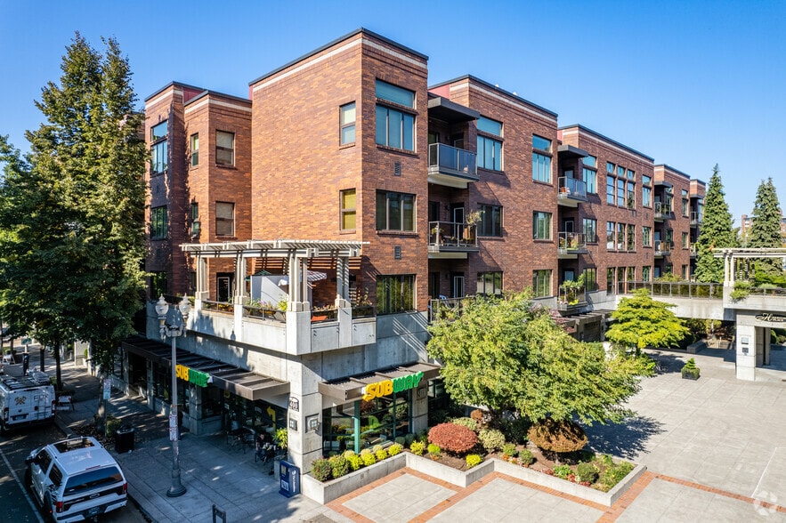 400-420 W 8th St, Vancouver, WA for lease - Primary Photo - Image 1 of 4