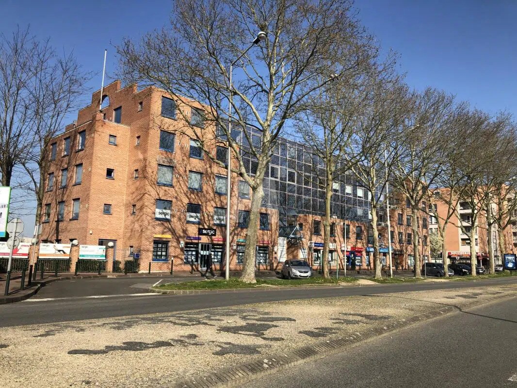 Office in Évry-Courcouronnes for lease Building Photo- Image 1 of 7