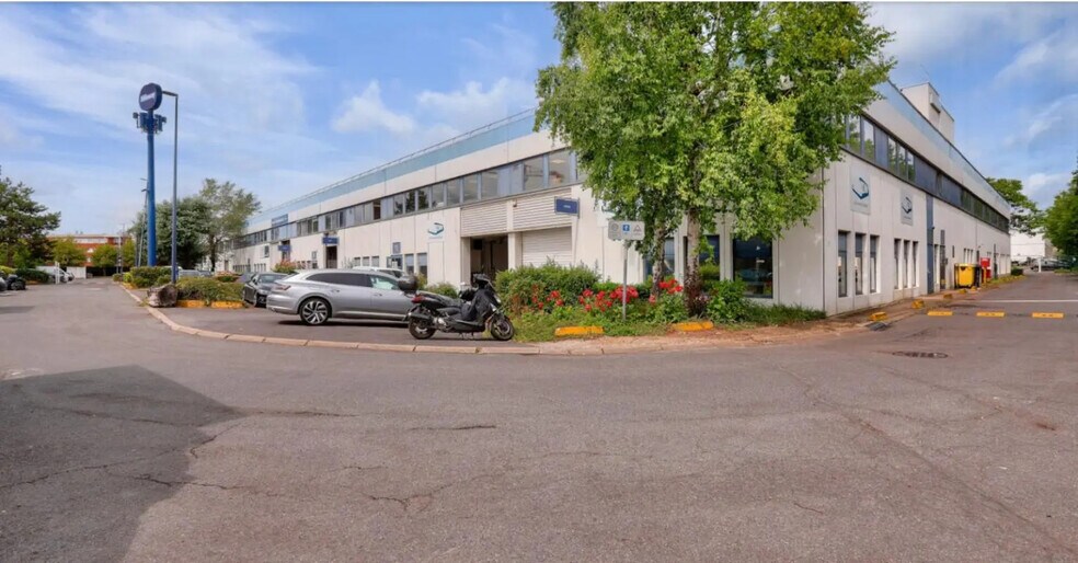 Flex in Aulnay-sous-Bois for lease - Building Photo - Image 2 of 11