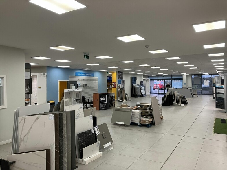 8 Acrewood Way, St Albans for lease - Building Photo - Image 2 of 6