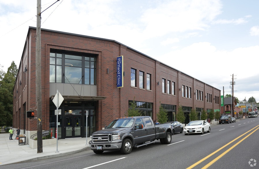5035 NE Sandy Blvd, Portland, OR for lease - Primary Photo - Image 1 of 17