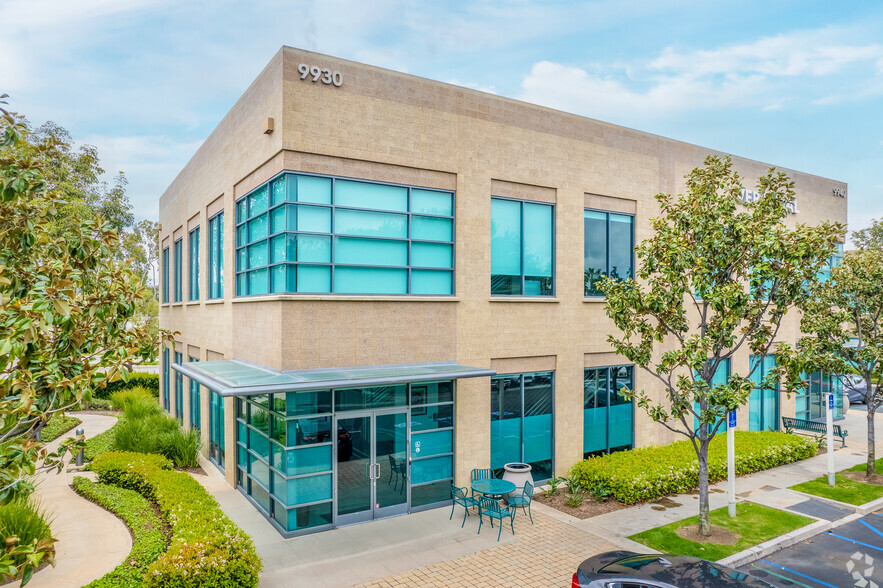 9930 Irvine Center Dr, Irvine, CA for lease - Building Photo - Image 1 of 26