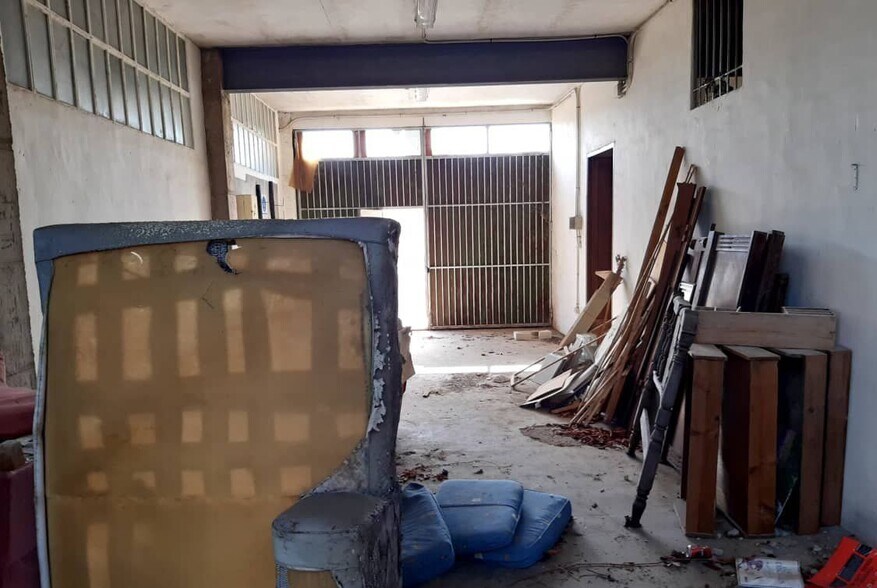 Industrial in València for sale - Interior Photo - Image 2 of 5