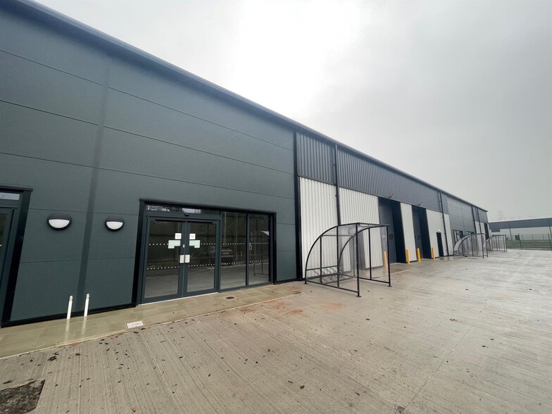 Greenbank Ter, Darwen for lease - Building Photo - Image 2 of 3