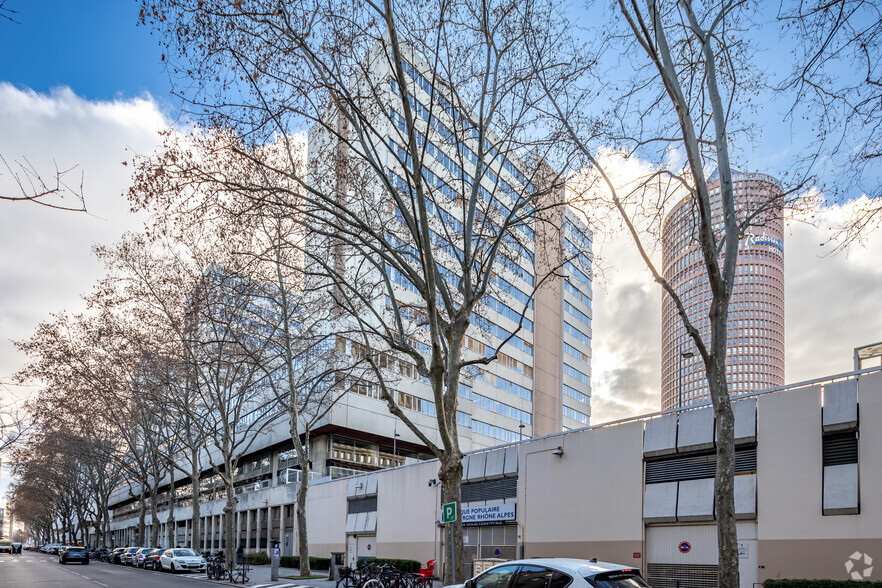 Office in Lyon for lease - Primary Photo - Image 1 of 3