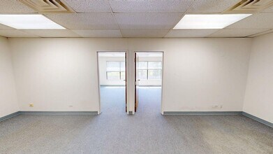 805-815 E Rand Rd, Arlington Heights, IL for lease Building Photo- Image 2 of 9