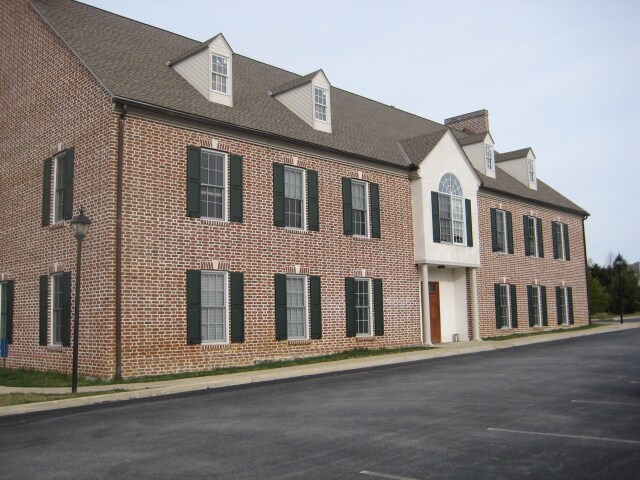 127 W Street Rd, Kennett Square, PA for lease - Building Photo - Image 1 of 14