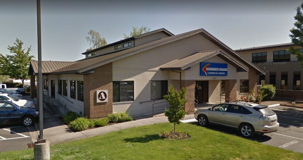 1463 E McAndrews Rd, Medford, OR 97504