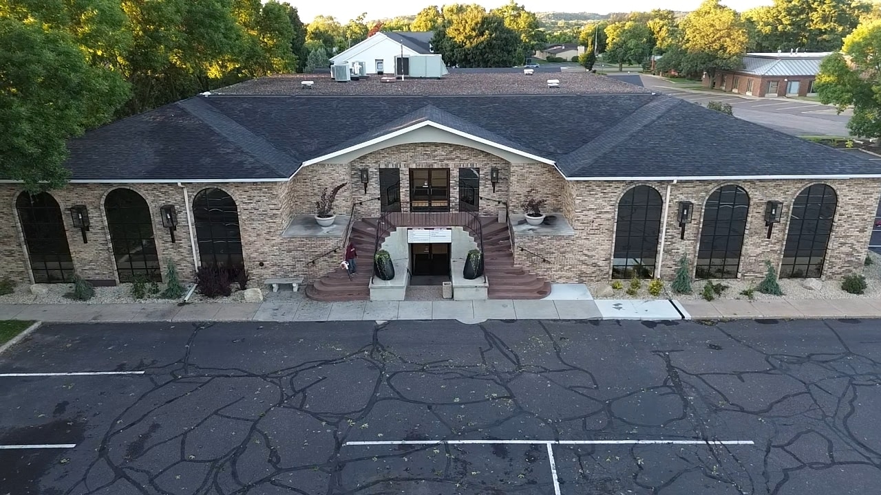 2004 Highland Ave, Eau Claire, WI for lease Building Photo- Image 1 of 3