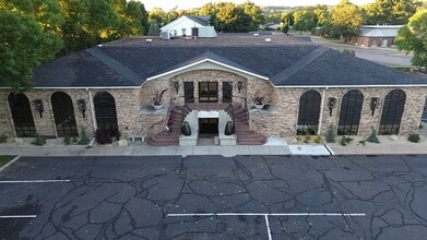 2004 Highland Ave, Eau Claire, WI for lease Building Photo- Image 1 of 3