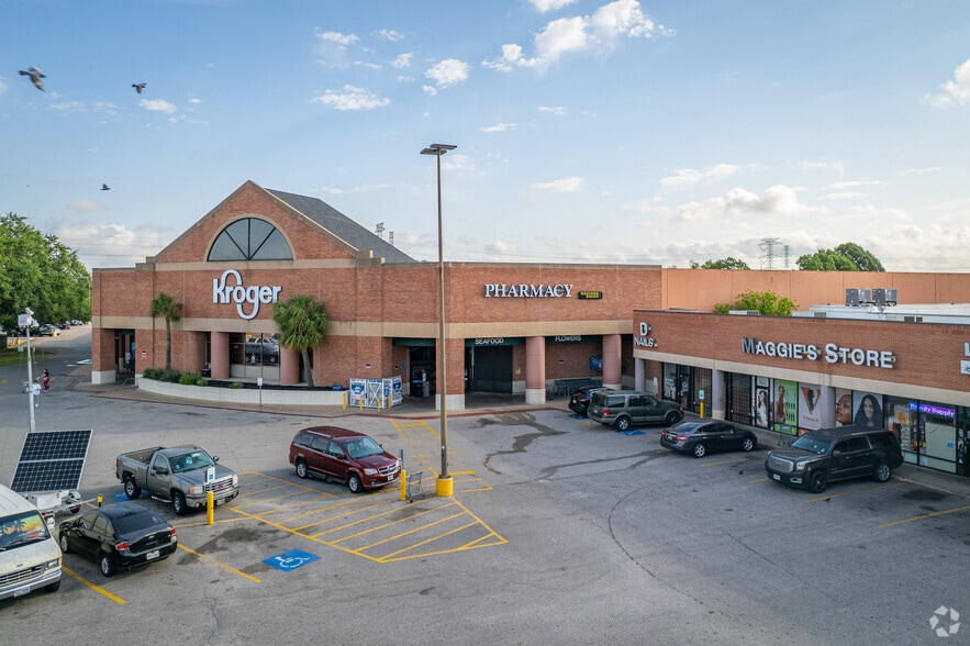 10110-10138 Hammerly Blvd, Houston, TX for lease - Building Photo - Image 1 of 10