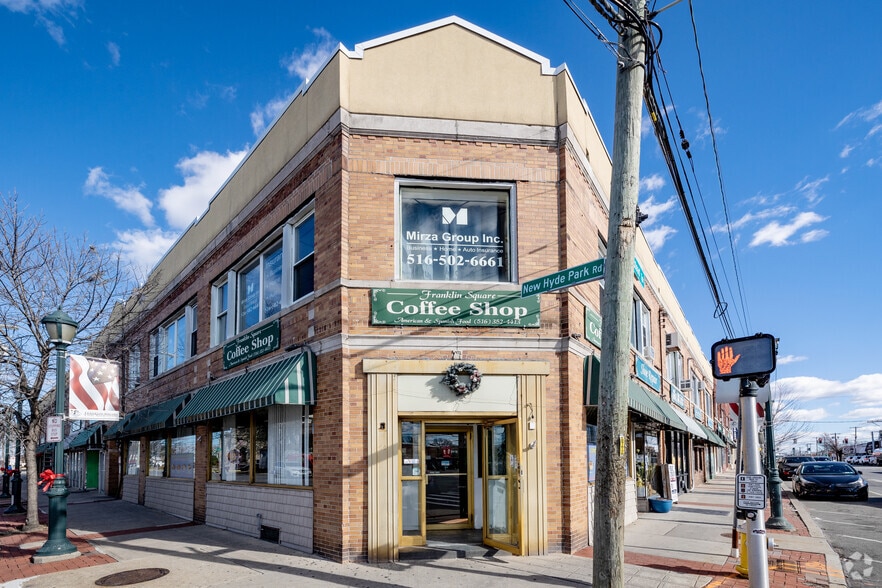4 New Hyde Park Rd, Franklin Square, NY for sale - Building Photo - Image 2 of 8