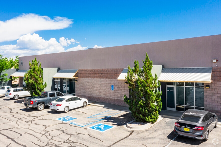 2420 Comanche Rd NE, Albuquerque, NM for lease - Primary Photo - Image 1 of 8