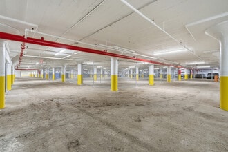 799 E 73rd St, Cleveland, OH for lease Interior Photo- Image 1 of 3