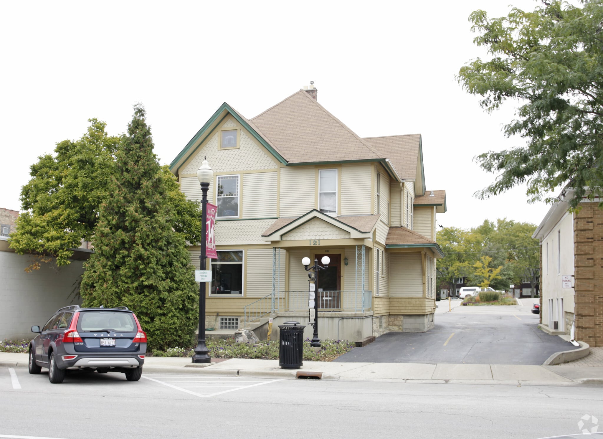 121 W Wesley St, Wheaton, IL for sale Primary Photo- Image 1 of 7