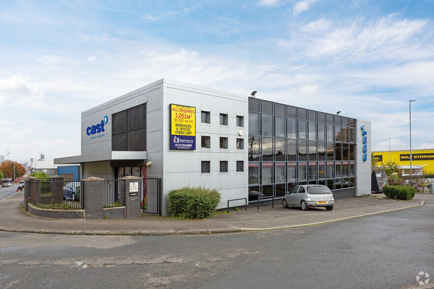 Whitehall Rd, Leeds, LS12 6HY