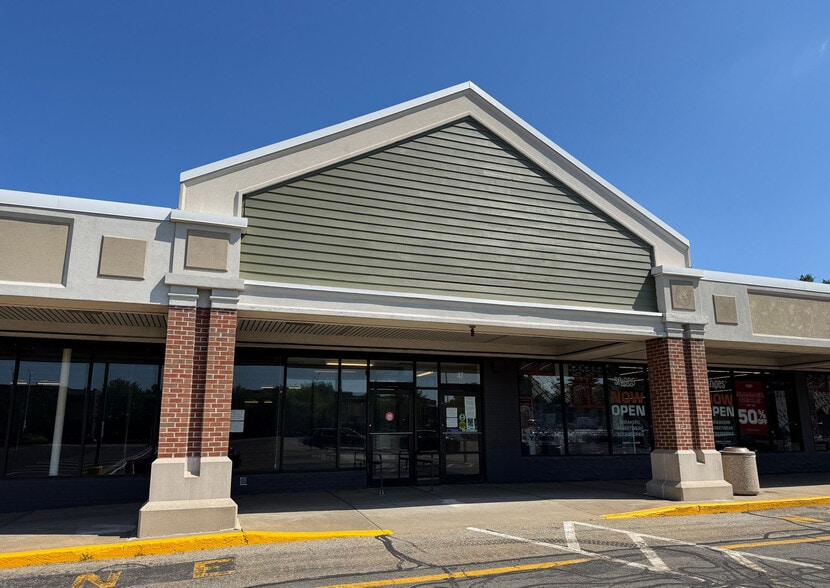 19-143 Memorial Pky, Randolph, MA for lease - Building Photo - Image 3 of 10