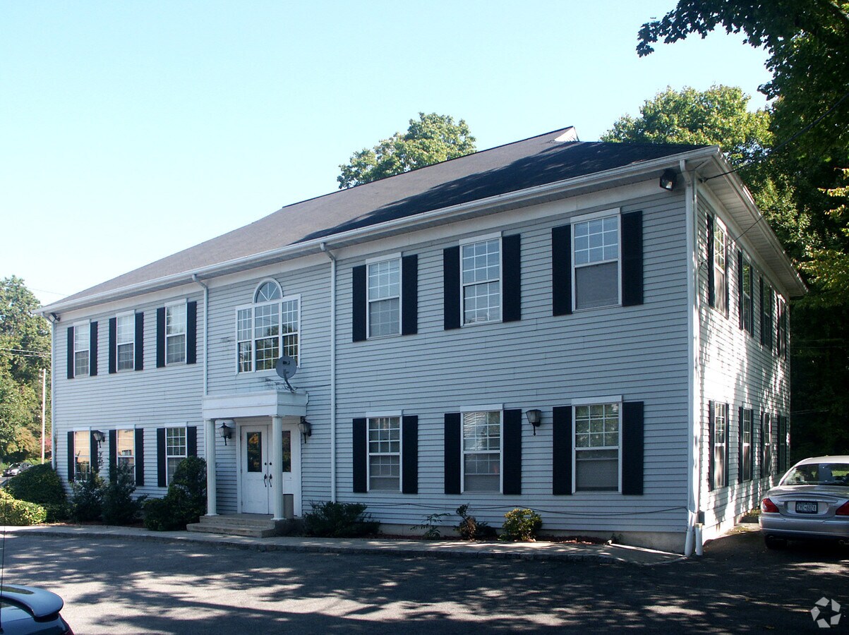 320 Manville Rd, Pleasantville, NY 10570