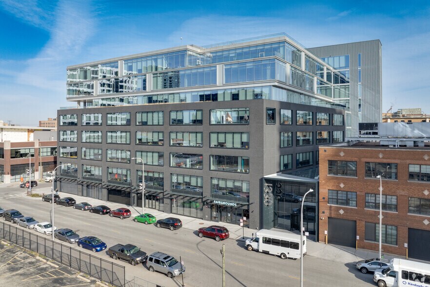1330 W Fulton St, Chicago, IL for lease - Primary Photo - Image 1 of 10