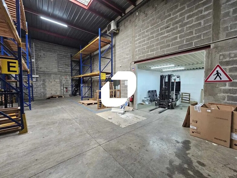 186-188 Allée Des Erables, Villepinte for lease - Interior Photo - Image 3 of 8