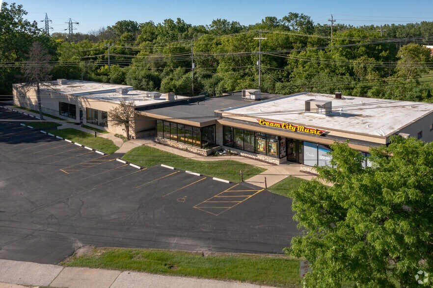 12501 W Bluemound Rd, Brookfield, WI for sale - Building Photo - Image 1 of 1