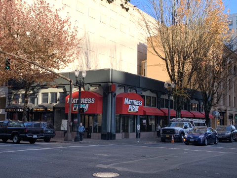 832-838 SW 4th Ave, Portland, OR for lease - Building Photo - Image 1 of 6