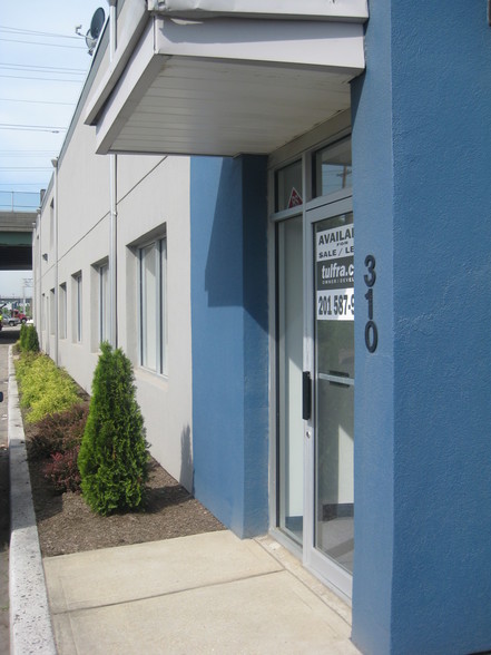 340 13th St, Carlstadt, NJ for lease - Building Photo - Image 3 of 5