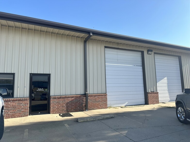 900 Runway Dr, Conway, AR for lease - Building Photo - Image 1 of 5