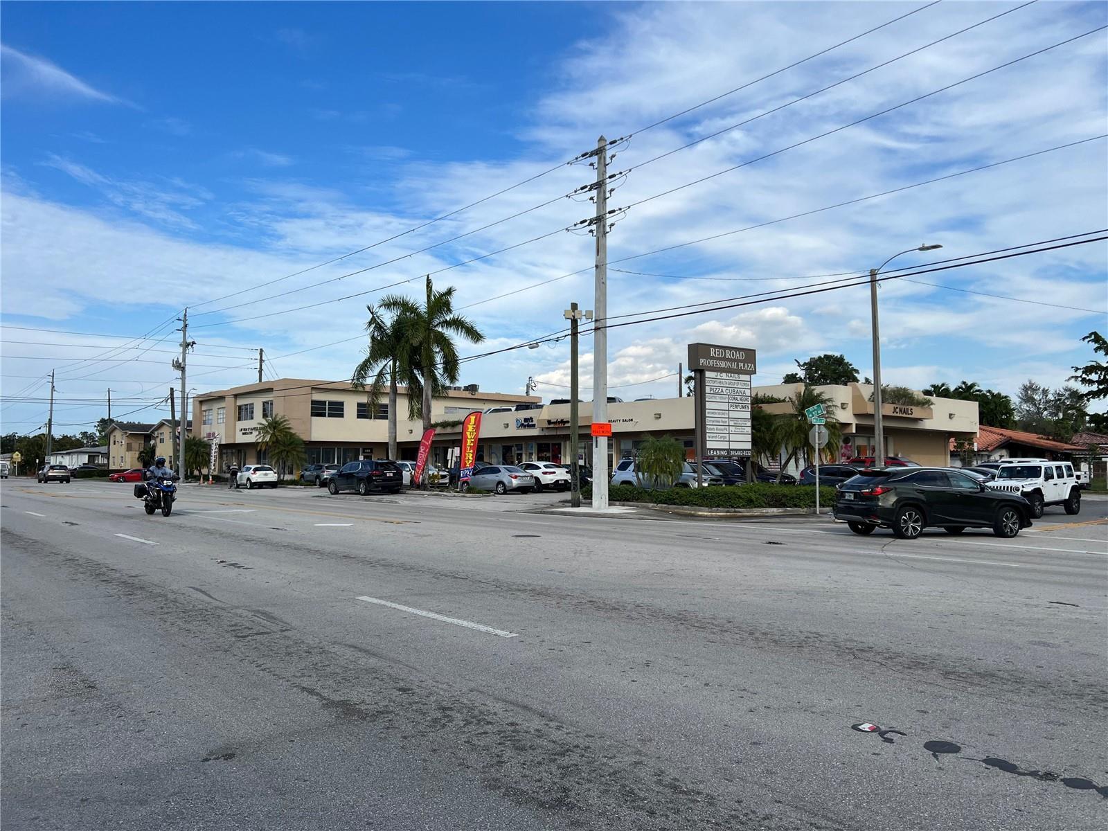 601-625 SW 57th Ave, Miami, FL for lease Building Photo- Image 1 of 6