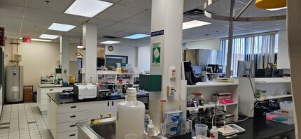 5485 Rue Paré, Mt Royal, QC for lease Interior Photo- Image 2 of 5