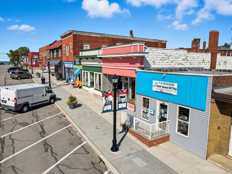 316 High St, Fairport Harbor, OH for sale - Building Photo - Image 2 of 13