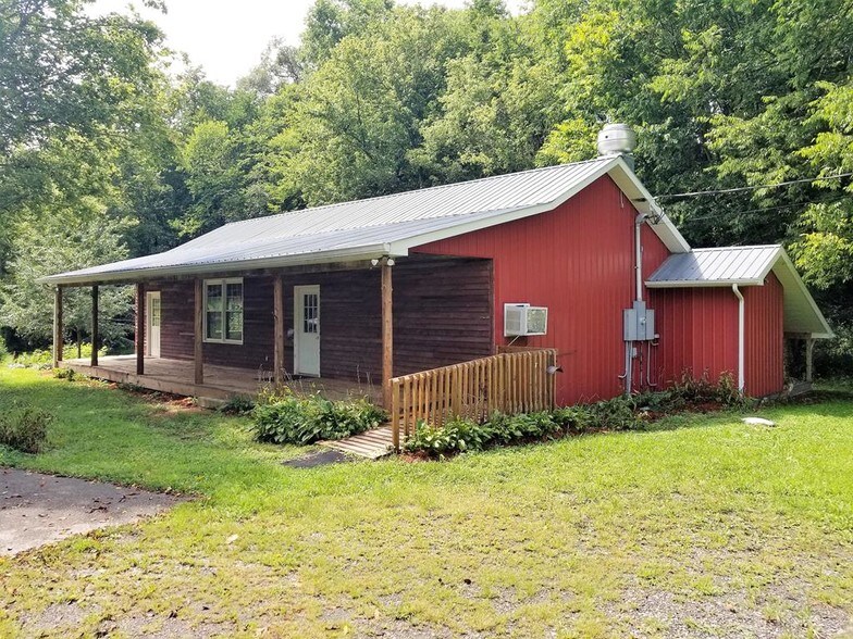 325 Mill St, Fountain Run, KY 42133