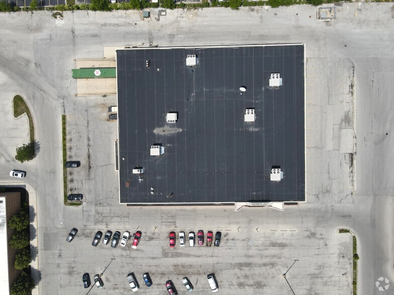 7600 La Crosse Ave, Burbank, IL for lease - Aerial - Image 3 of 13