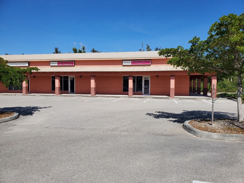 10650 Metro Pky, Fort Myers, FL for lease - Building Photo - Image 1 of 7