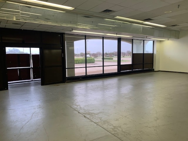 1455 W Trinity Mills, Carrollton, TX for lease - Interior Photo - Image 3 of 8